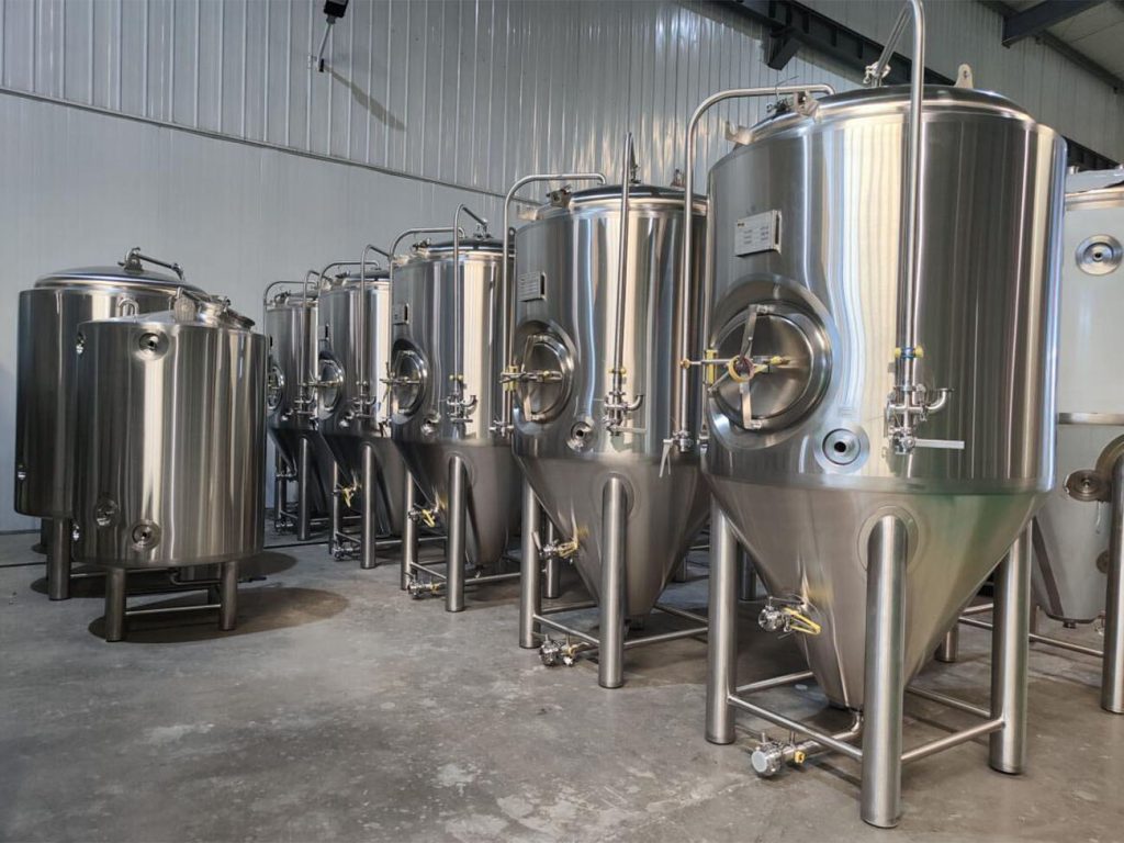 1000L beer fermenters and bright beer tanks